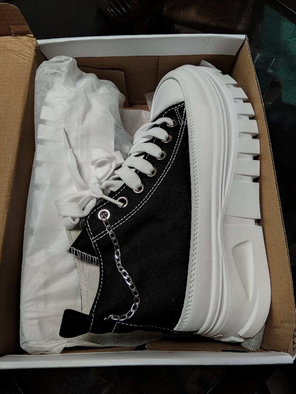 Black Platform High-Top Sneakers for Women - Casual Street Style - Picture 6 of 8